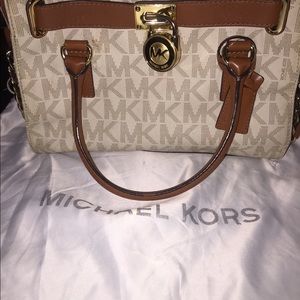 Michael Kors  Auténtic $150.00